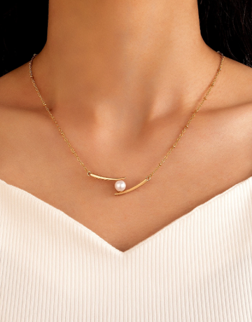 Pearl Pendant Necklace